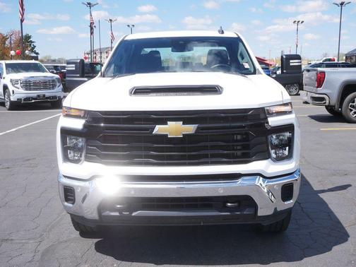 Summit White 2025 Chevrolet Silverado 2500 WT