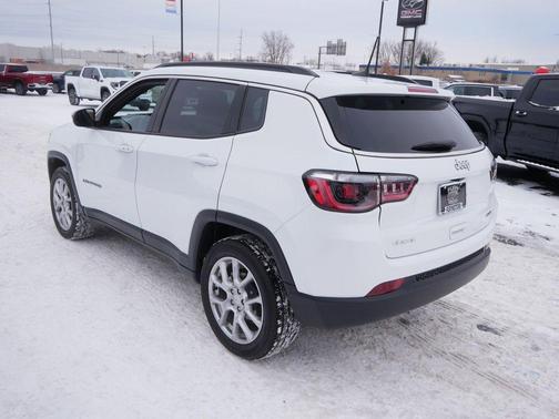 2024 Jeep Compass Latitude Lux