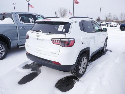 2024 Jeep Compass Latitude Lux