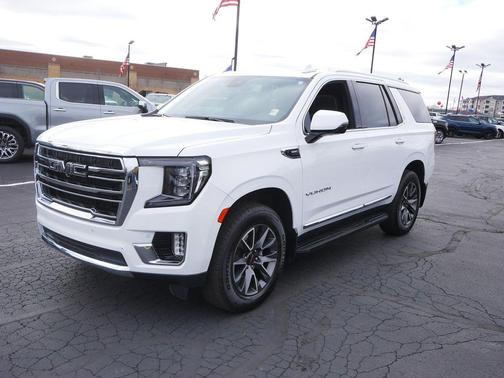 2023 GMC Yukon SLT