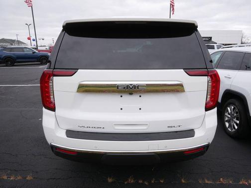 2023 GMC Yukon SLT