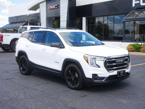 Summit White 2022 GMC Terrain AWD AT4
