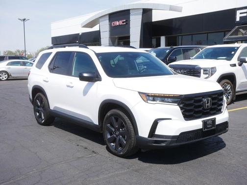 White 2025 Honda Pilot Sport