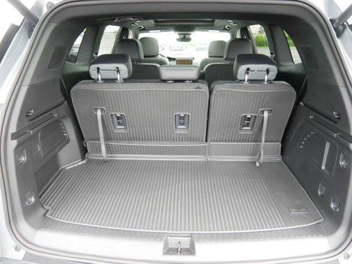 2026 GMC Acadia AWD AT4