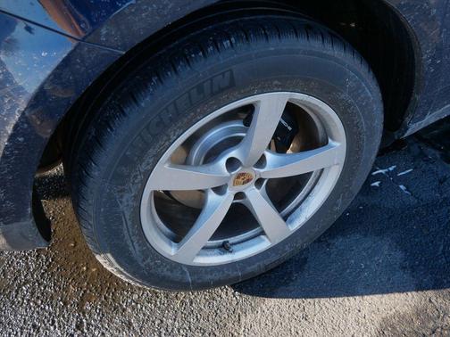 2021 Porsche Macan Base