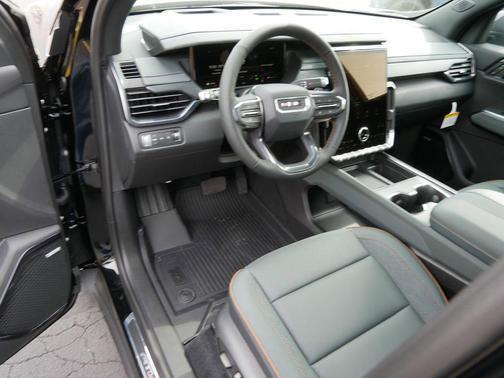 2026 GMC Acadia AWD AT4