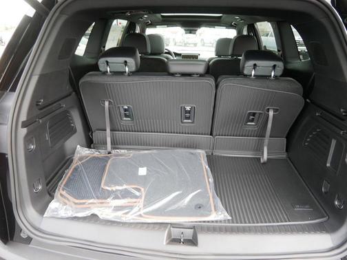 2026 GMC Acadia AWD AT4