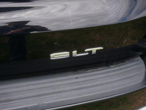Black 2023 GMC Yukon XL SLT