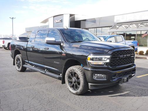 2022 RAM 2500 Big Horn Mega Cab 4x4 6'4'' Box