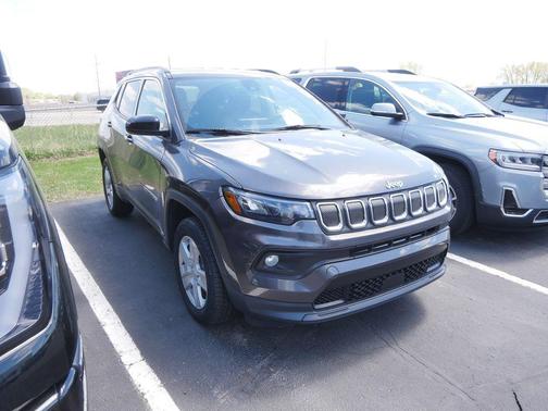 Granite Crystal Metallic Clearcoat 2022 Jeep Compass Latitude