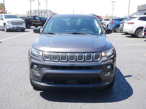 Granite Crystal Metallic Clearcoat 2022 Jeep Compass Latitude