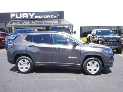 Granite Crystal Metallic Clearcoat 2022 Jeep Compass Latitude