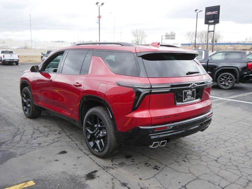 Radiant Red Tintcoat 2024 Chevrolet Traverse RS