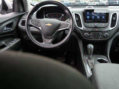 Silver Ice Metallic 2021 Chevrolet Equinox 1LT