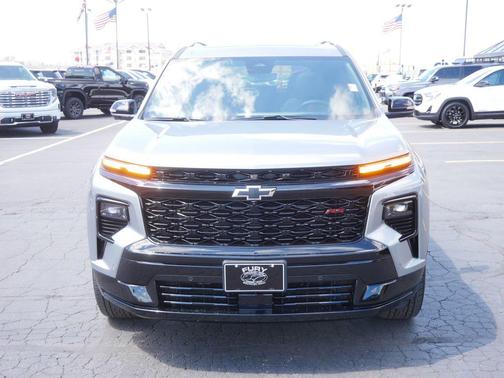 Sterling Gray Metallic 2024 Chevrolet Traverse RS