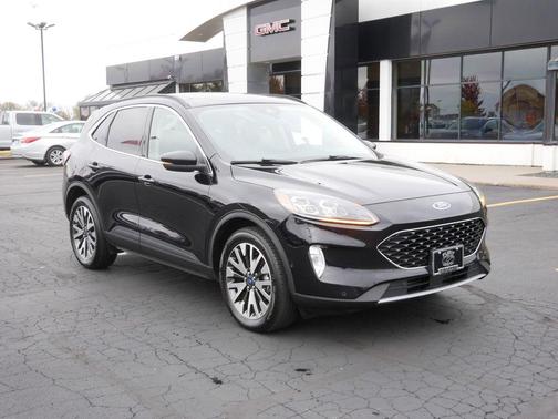 2020 Ford Escape Titanium