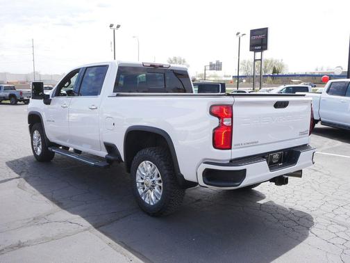 Iridescent Pearl Tricoat 2022 Chevrolet Silverado 3500 High Country