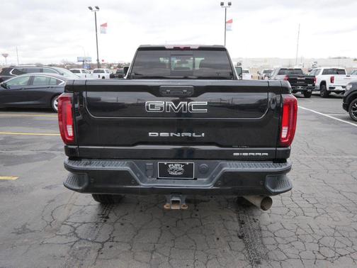 Black 2022 GMC Sierra 2500 Denali