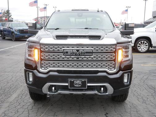 Black 2022 GMC Sierra 2500 Denali