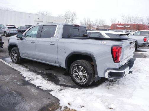 2024 GMC Sierra 1500 SLE