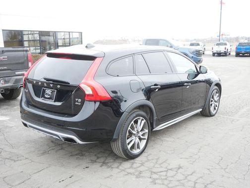2015 Volvo V60 Cross Country T5