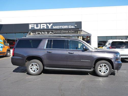 Tungsten Metallic 2017 Chevrolet Suburban LT