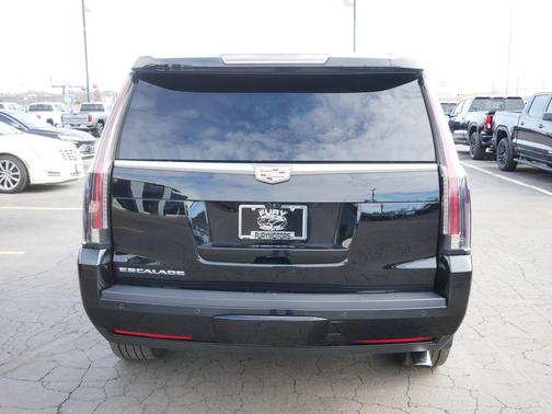 2017 Cadillac Escalade Luxury