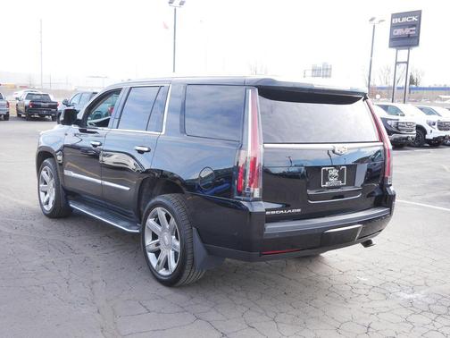 2017 Cadillac Escalade Luxury