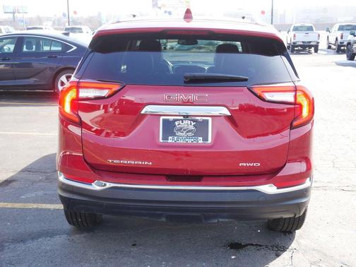 2024 GMC Terrain SLT