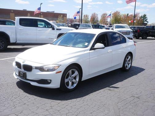 White 2015 BMW 320 i