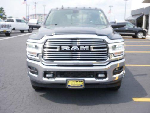 2020 RAM 3500 Laramie Crew Cab 4x4 8' Box
