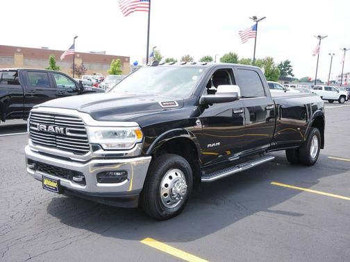 2020 RAM 3500 Laramie Crew Cab 4x4 8' Box