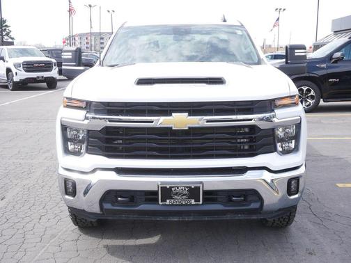 Summit White 2025 Chevrolet Silverado 2500 LT