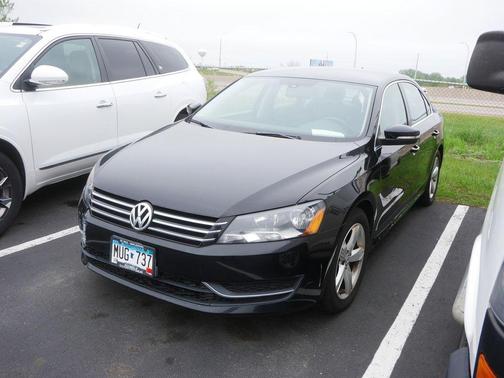 Black 2013 Volkswagen Passat 2.5 SE