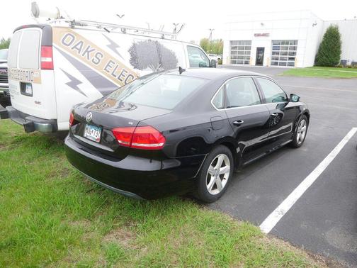 Black 2013 Volkswagen Passat 2.5 SE
