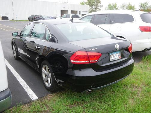 Black 2013 Volkswagen Passat 2.5 SE