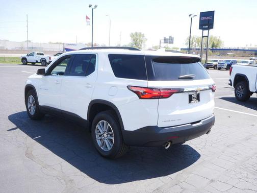 Summit White 2023 Chevrolet Traverse LT Cloth
