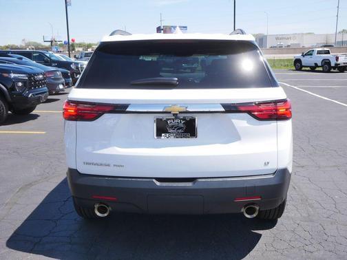 Summit White 2023 Chevrolet Traverse LT Cloth