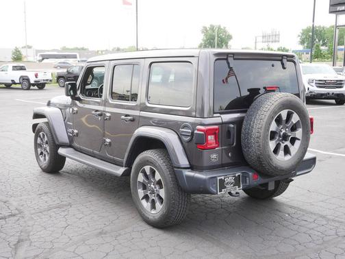 Granite Crystal Metallic Clearcoat 2020 Jeep Wrangler Unlimited Sahara