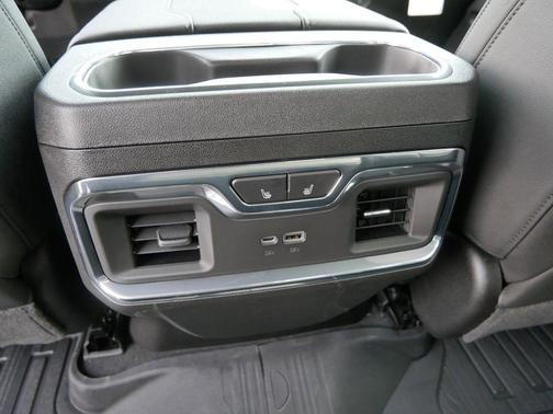 2026 GMC Sierra 3500 SLT