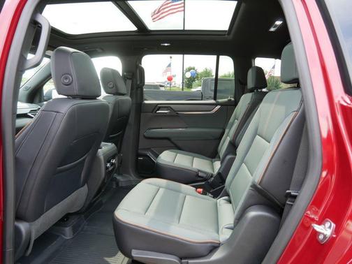 2026 GMC Acadia AWD AT4