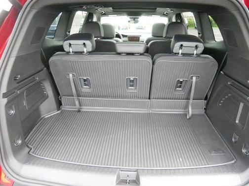2026 GMC Acadia AWD AT4