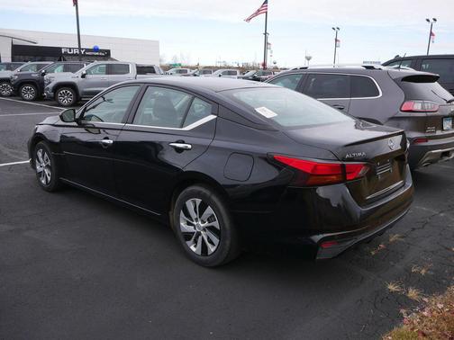 2024 Nissan Altima S FWD