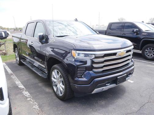 Dark Ash Metallic 2022 Chevrolet Silverado 1500 High Country