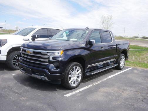 Dark Ash Metallic 2022 Chevrolet Silverado 1500 High Country