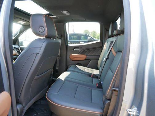 2025 GMC Canyon AT4