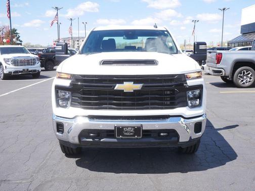 Summit White 2025 Chevrolet Silverado 2500 WT
