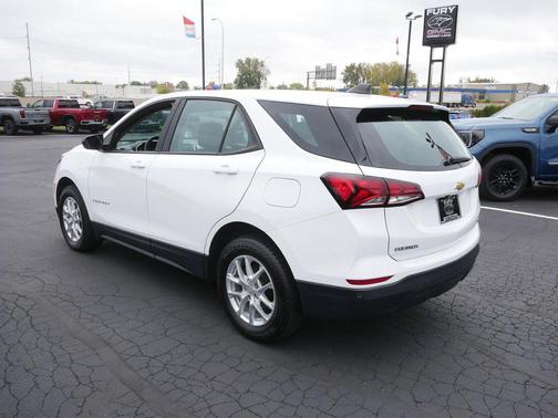2022 Chevrolet Equinox LS