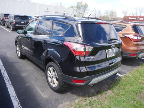 Black 2018 Ford Escape SE