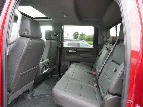 2025 GMC Sierra 3500 SLT